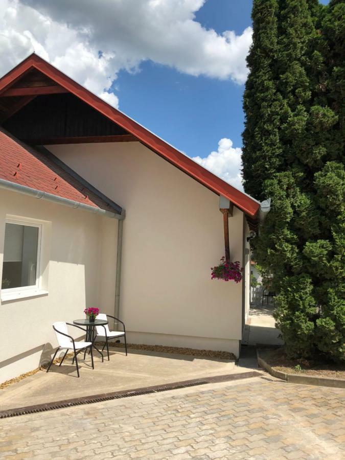 Ferienwohnung White Crow House Hévíz Exterior foto