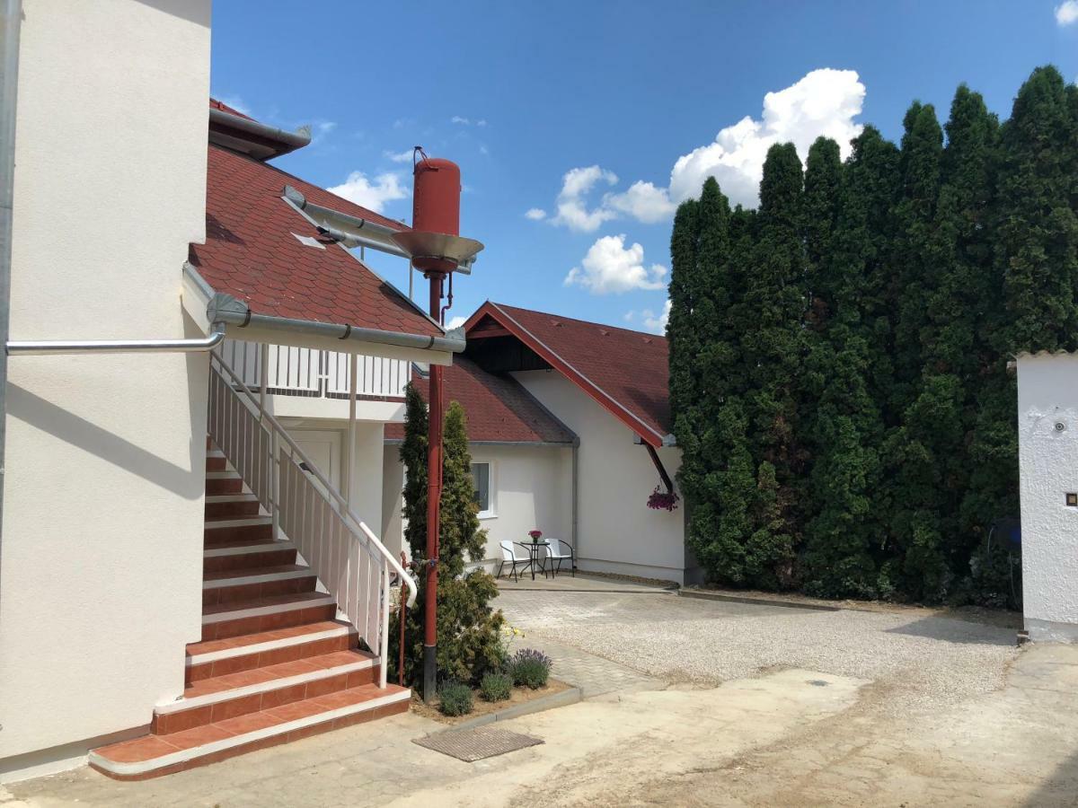 Ferienwohnung White Crow House Hévíz Exterior foto